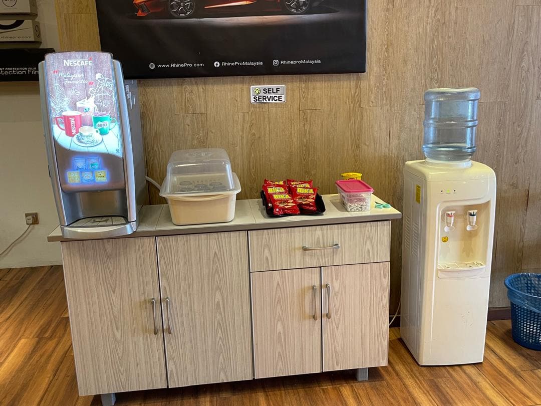 Drinks and snacks area for customers at SIFU CERMIN Senawang HQ